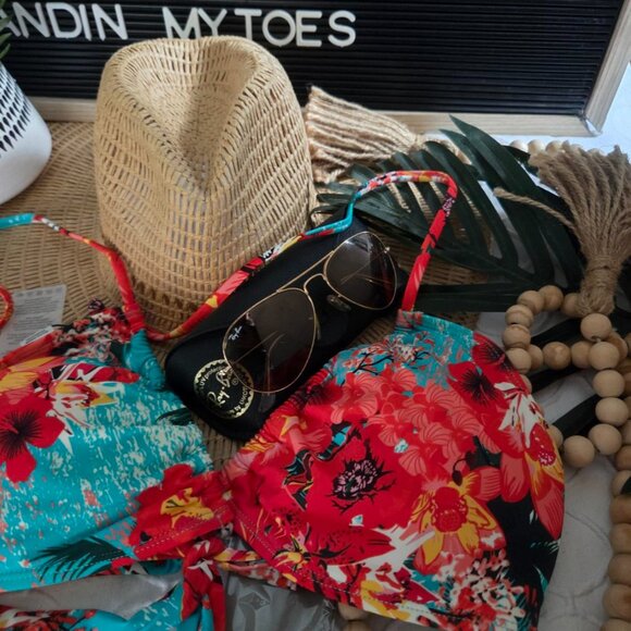 Ray-Ban Vintage 1980s/1990s Gold Frame Glasses, case and cloth Uni-Sex - Picture 6 of 16